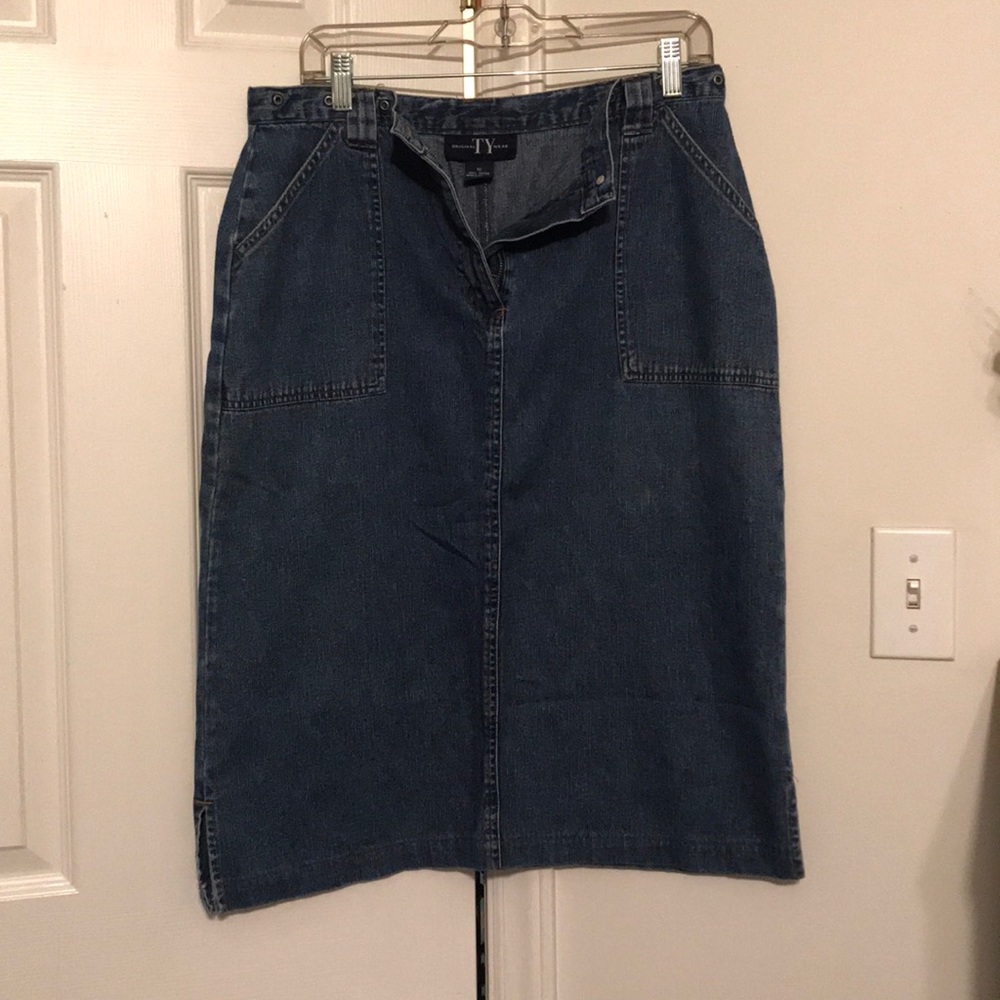 Denim skirt